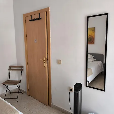 ゲストハウス Acogedoras Privadas Zona Costera Wifi